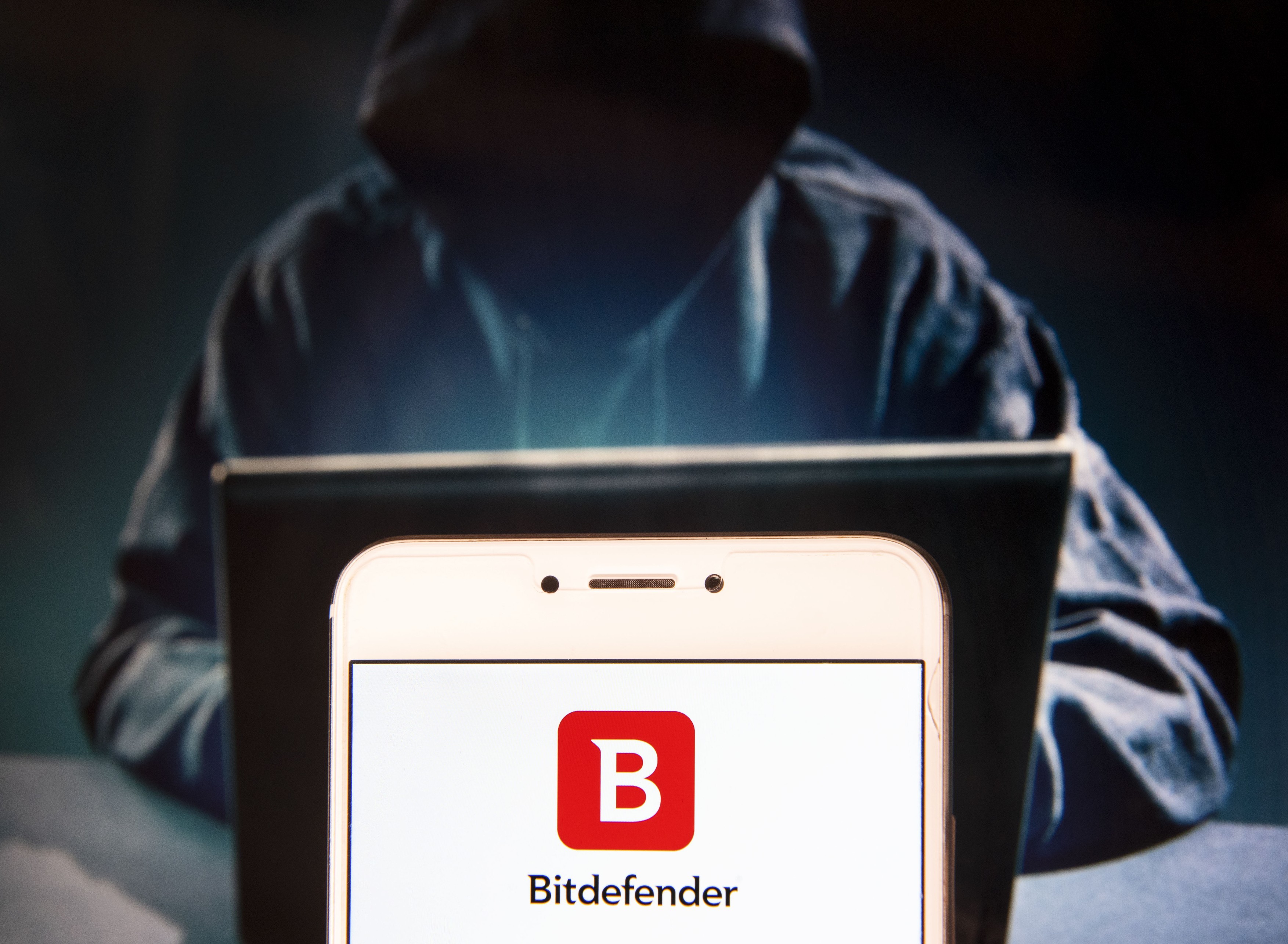 UN GRUP DE HACKERI ROMANI MINEAZA CRIPTOMONEDE PE CHELTUIALA VICTIMELOR – Bitdefender anunta ca atacatorii informatici preiau de la distanta controlul computerelor